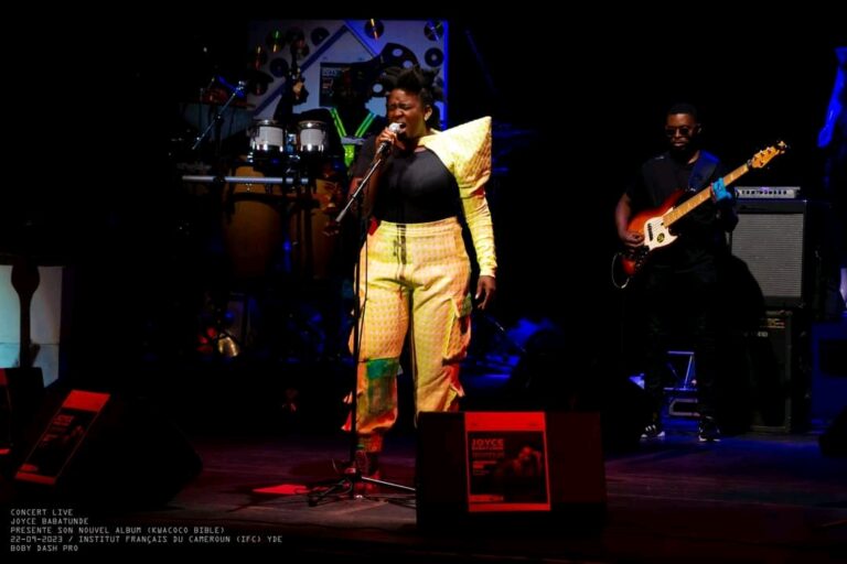 (Photo) : l'artiste camerounaise Kwacoco Bible.