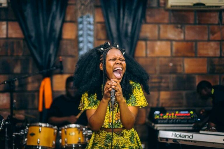 (Photo) : la chanteuse camerounaise Ukëry.