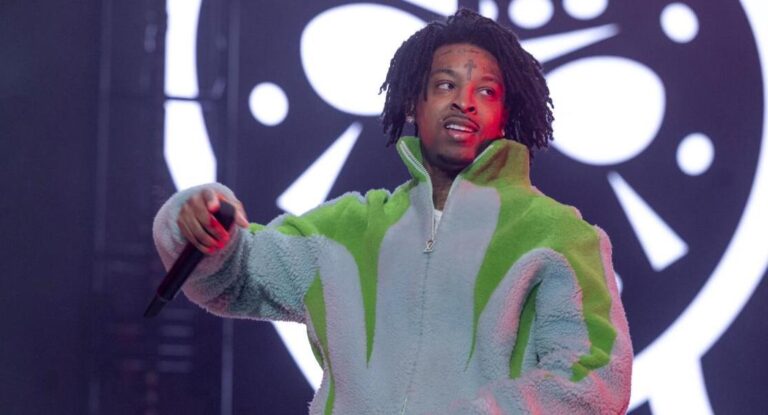 (Photo) : l'artiste 21 Savage, pensionnaire du label Sony Music France. Paul R. Giunta/Invision/Associated Press.