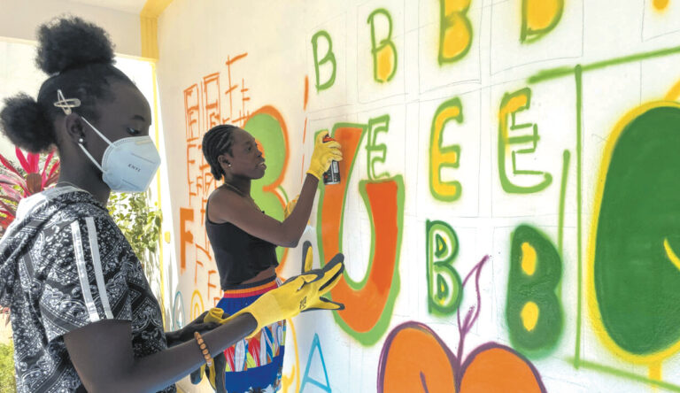 (Photo) : Power to Youth organise un concours de graffiti au Sénégal.