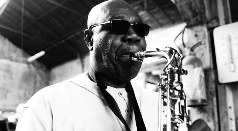 (Photo) : feu Manu Dibango