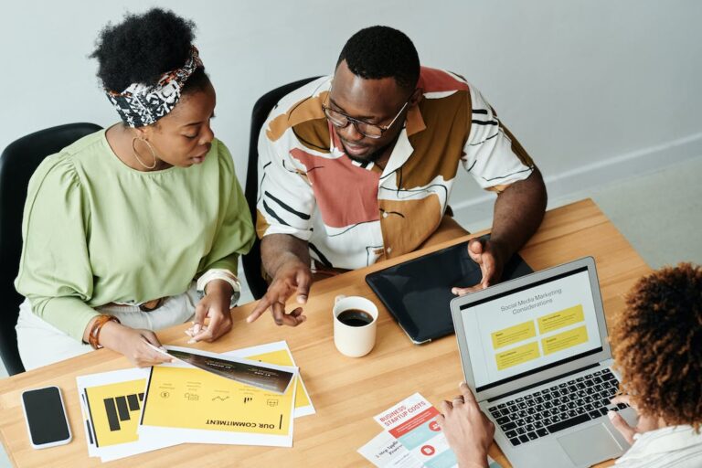 Les candidats doivent envoyez leurs CV et lettres de motivations avant le 3 mars 2024