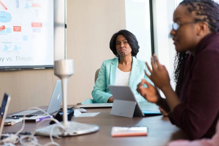Avis de recrutement : chargé de communication - Court-Circuit - Pôle Musiques Actuelles