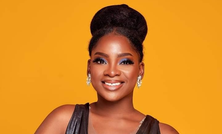 Bely'v est élue artiste feminin préférée au Best Talent Cameroon 2024
