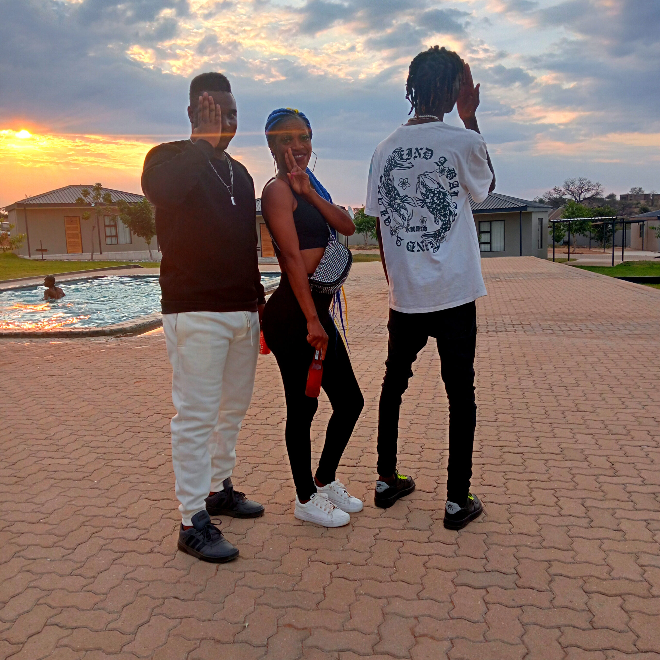 Monate Bringer Ent