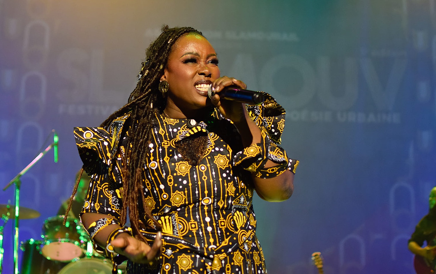 Fanie Fayar prestant au Festival Slamouv