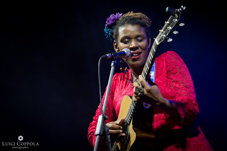 Carmen Souza (Photo) : Luigi Coppola
