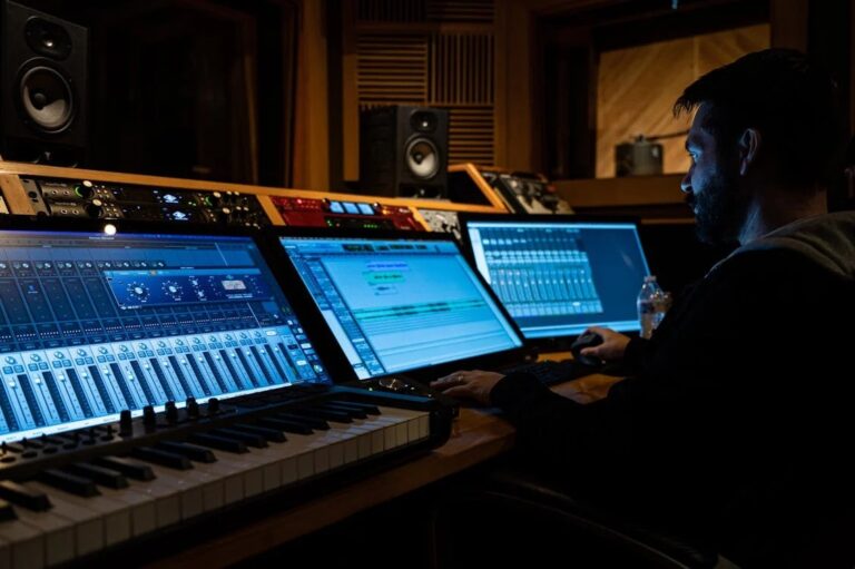 Appel à participation : Masterclass sur la production audiovisuelle - EclosionHub
