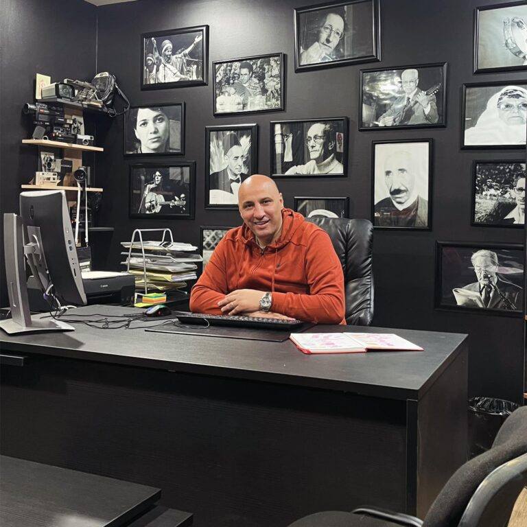 Ridha Bennecer dans son bureau