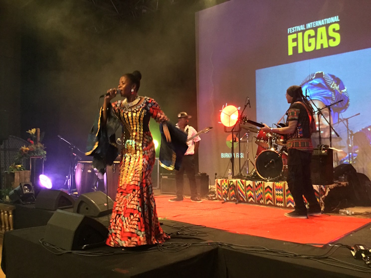 Hawa Bassim sur la scène du Figas 2024 (Photo) : Françoise Ramel