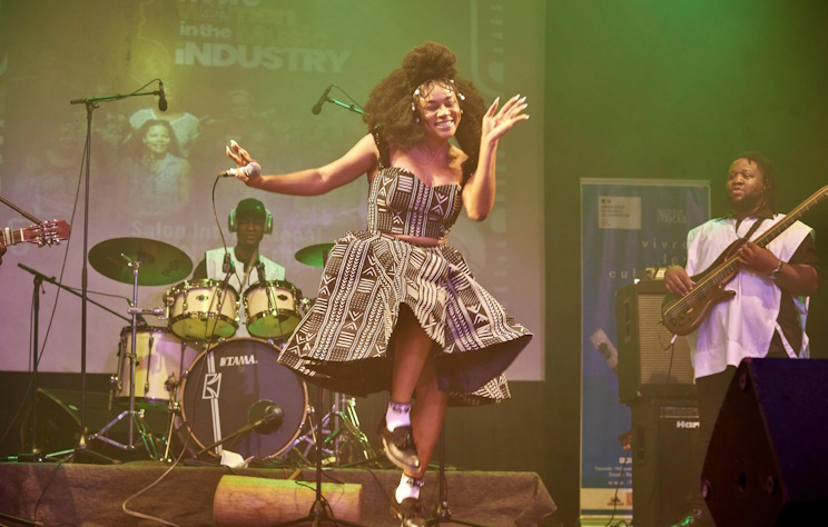 Loyik Afana (Photo) : Komboro Music
