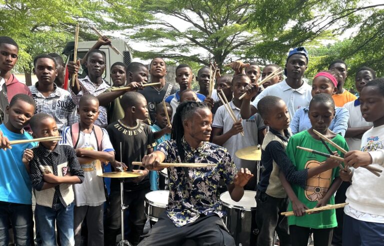 (Photo) : Steroy Drums avec ses apprenants