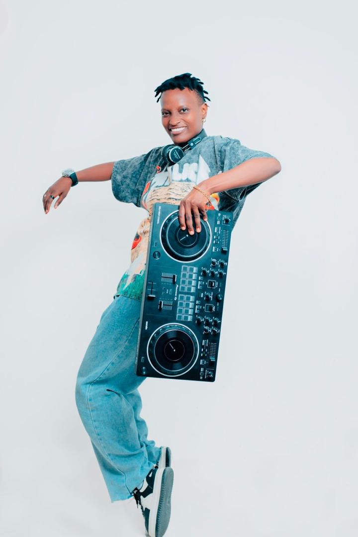 DJ Bee
