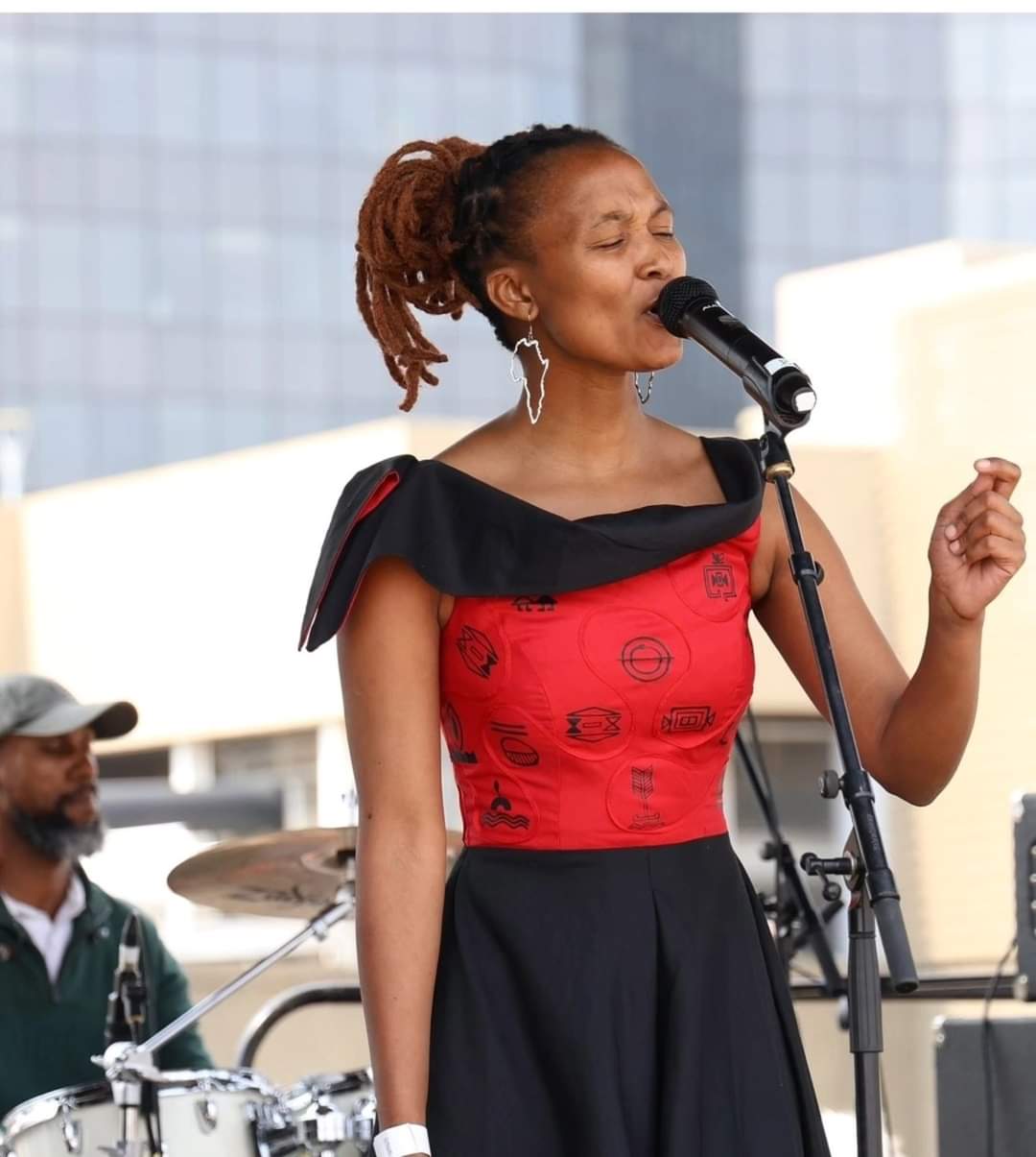 Zintle Ne-ahtYah Mbuyazwe