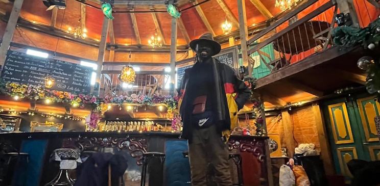 Sahad Sarr, finaliste du Prix Découvertes RFI 2025, porte haut la musique alternative sénégalaise