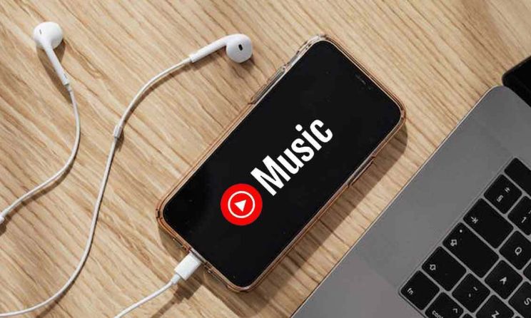 The new lyric sharing tool becomes available when users are on the “Lyrics” tab of a currently playing track.