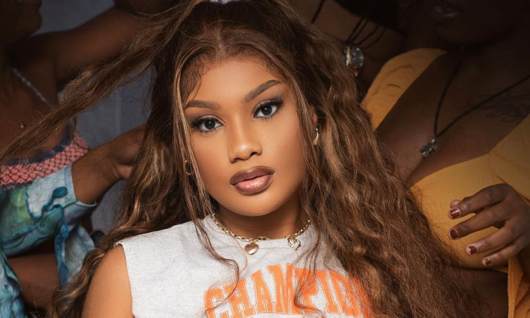 La chanteuse congolaise Rebo présente un nouveau single intitulé "Guitar".