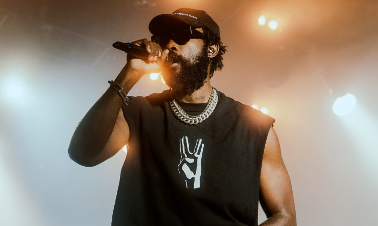 Le rappeur Damso a dévoilé Bēyāh, un album présenté comme le dernier projet de sa carrière.