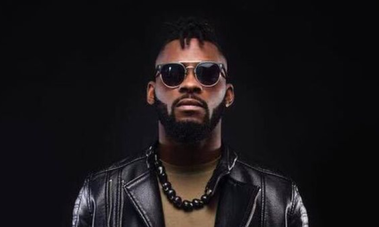 La légende ivoirienne du coupé-decalé, DJ Arafat, disparu tragiquement le 12 août 2019. 2019.