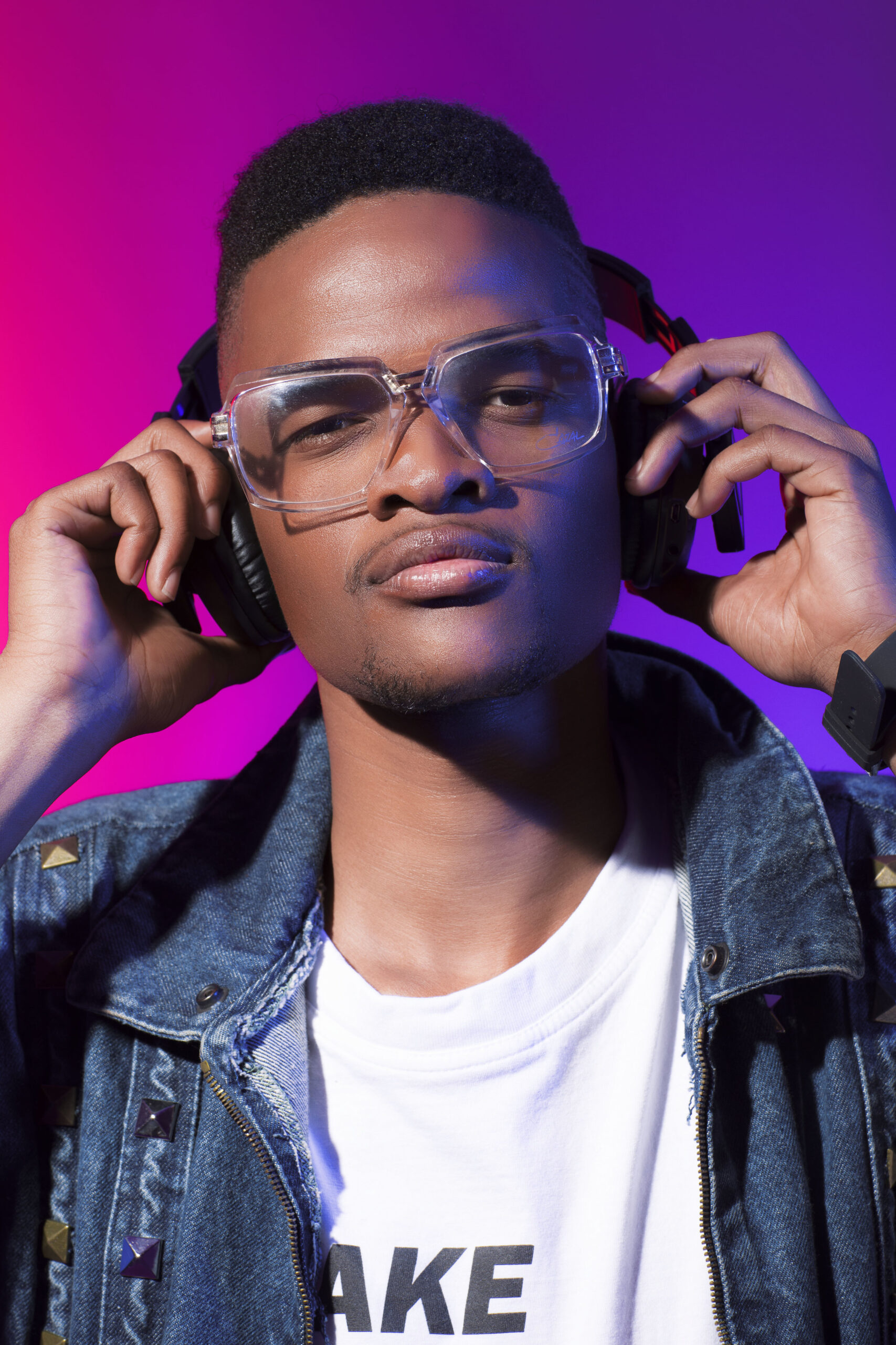 Theo.Fill.Us