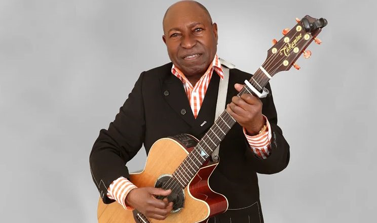 Syran Mbenza signe un nouvel hommage vivant à la rumba congolaise.