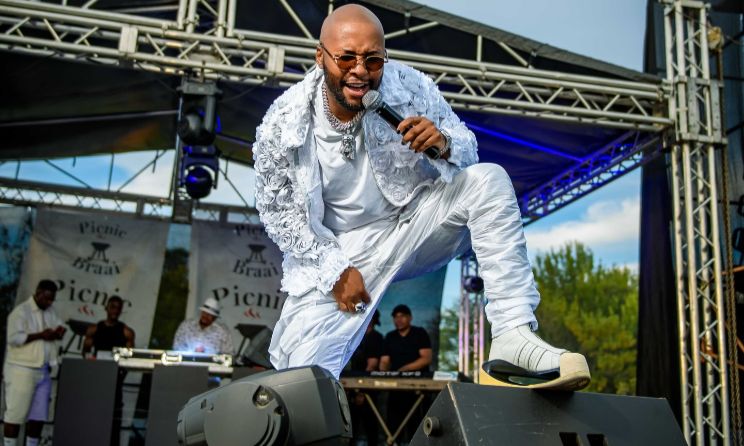 Vusi Nova.