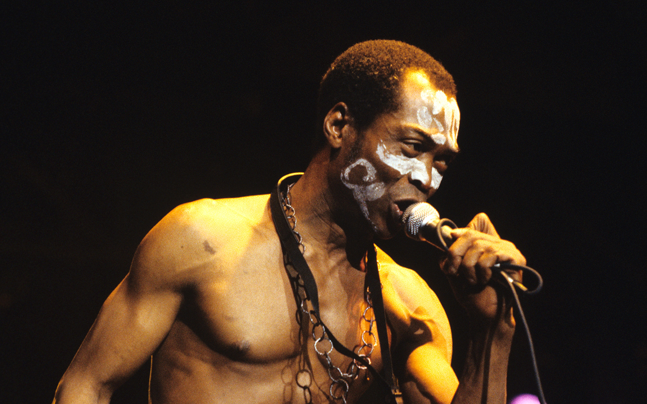 Fela Kuti au cours d'un concert. Ph. Dr Tiers