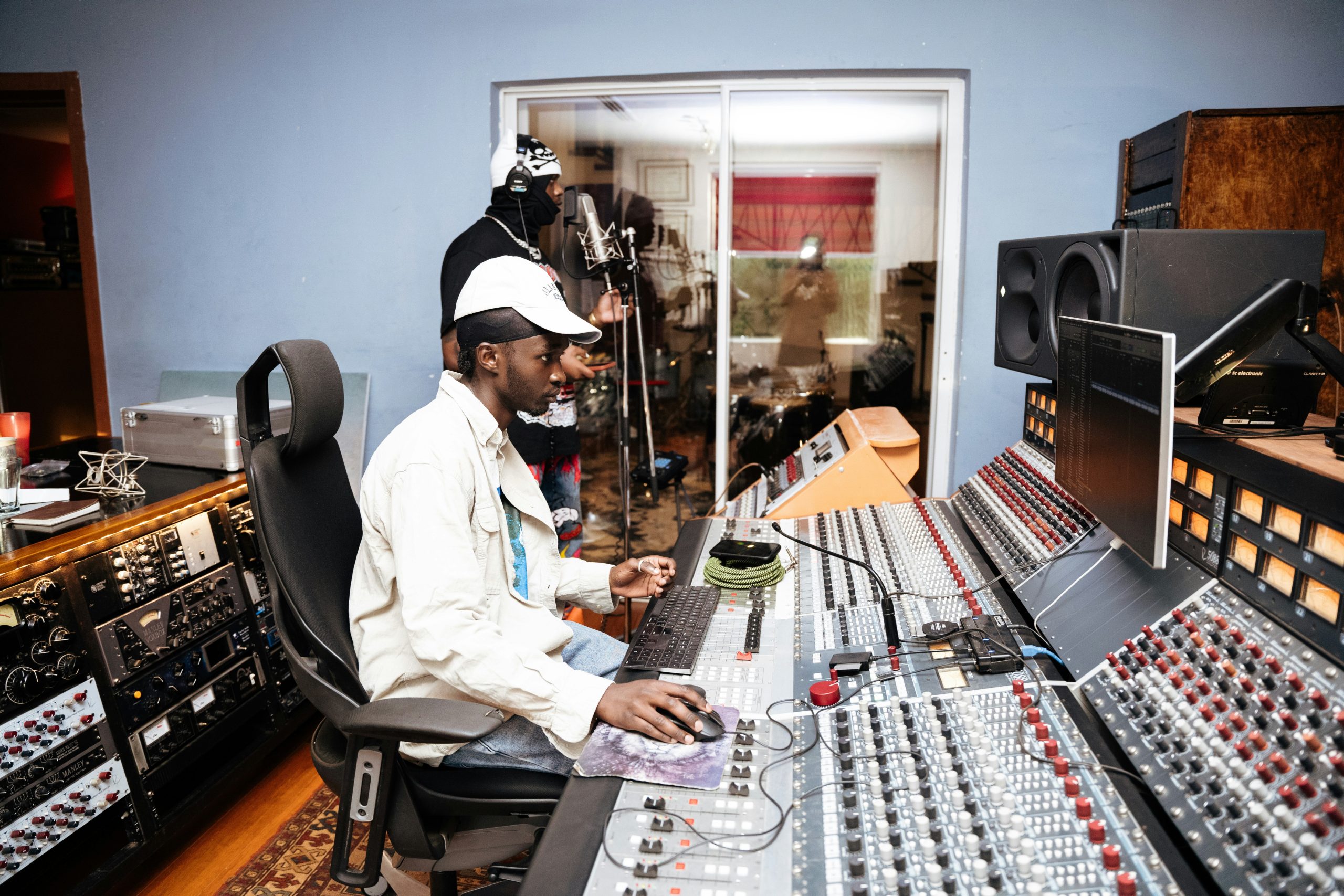 Le programme vise à renforcer les compétences de professionnels de la musique souhaitant se spécialiser dans la composition pour le cinéma, les séries, les documentaires et les productions audiovisuelles.